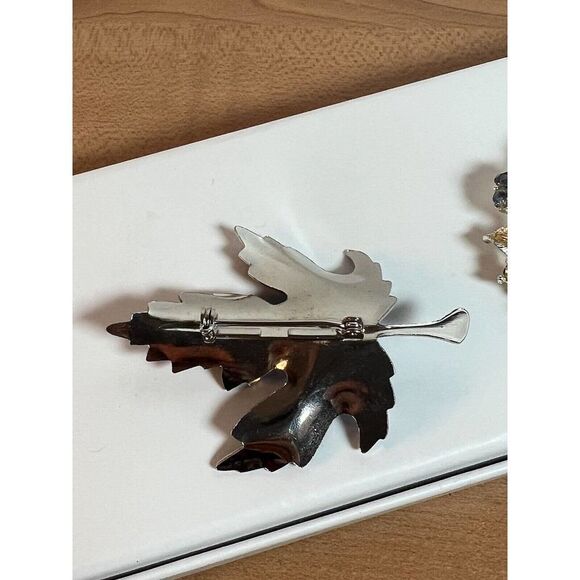 Maple Leaf Autumn Blue Enamel Silver Tone Plus Silver BlueTone Wreath Brooches - Picture 5 of 8